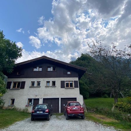Logement Mansarde Dans Maison Avec Jardin En Bord De Piste, Vue Montagne Ле Уш Екстериор снимка