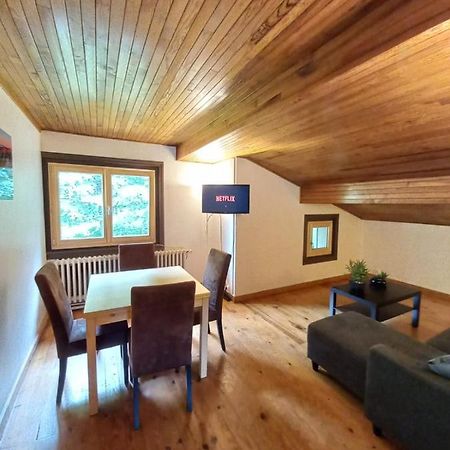 Logement Mansarde Dans Maison Avec Jardin En Bord De Piste, Vue Montagne Ле Уш Екстериор снимка