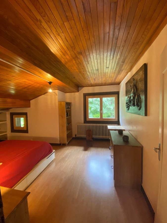 Logement Mansarde Dans Maison Avec Jardin En Bord De Piste, Vue Montagne Ле Уш Екстериор снимка