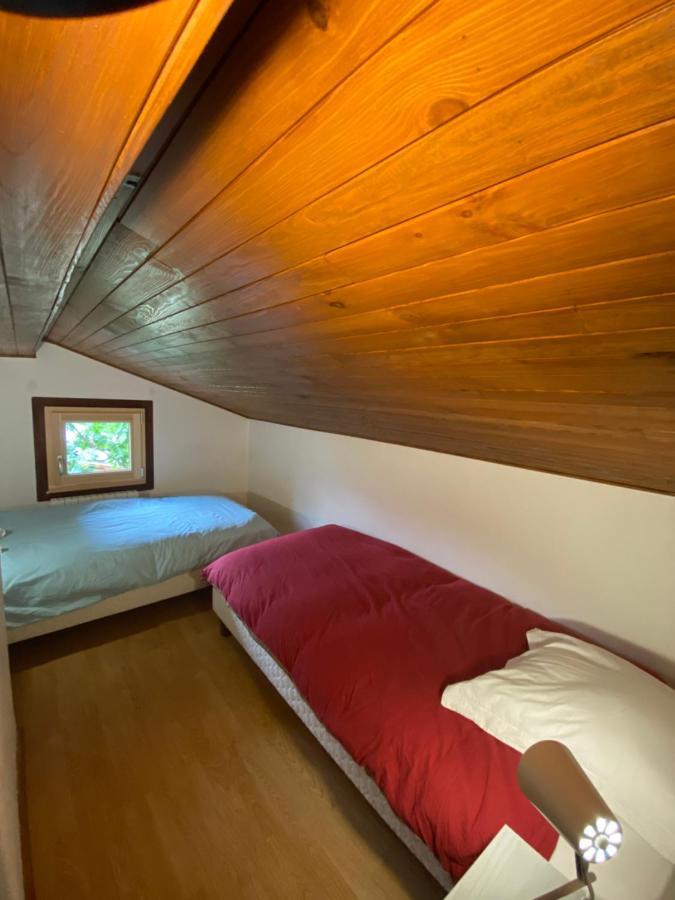 Logement Mansarde Dans Maison Avec Jardin En Bord De Piste, Vue Montagne Ле Уш Екстериор снимка