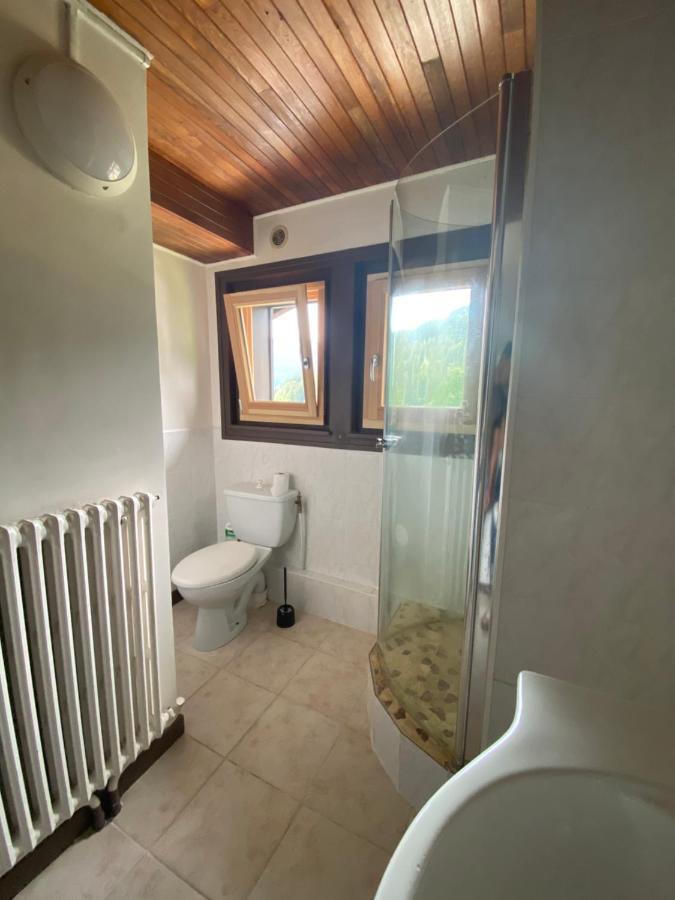 Logement Mansarde Dans Maison Avec Jardin En Bord De Piste, Vue Montagne Ле Уш Екстериор снимка