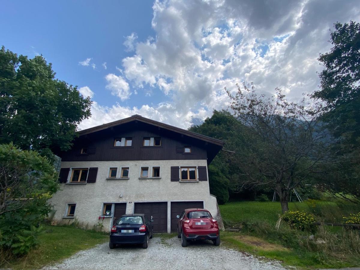 Logement Mansarde Dans Maison Avec Jardin En Bord De Piste, Vue Montagne Ле Уш Екстериор снимка