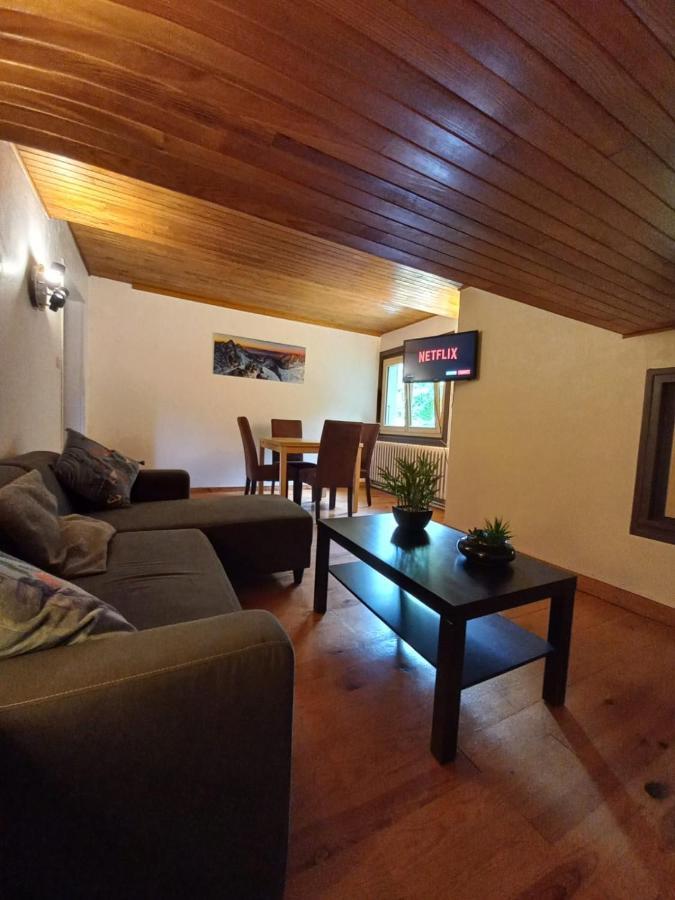 Logement Mansarde Dans Maison Avec Jardin En Bord De Piste, Vue Montagne Ле Уш Екстериор снимка