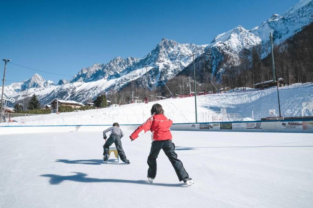 Logement Mansarde Dans Maison Avec Jardin En Bord De Piste, Vue Montagne Ле Уш Екстериор снимка